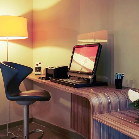 Mercure Centre Hotel 4*