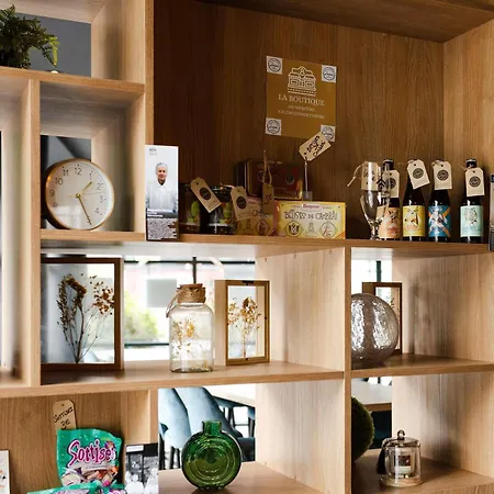 Mercure Centre Hotel 4*