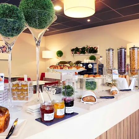 Mercure Centre Hotel 4*