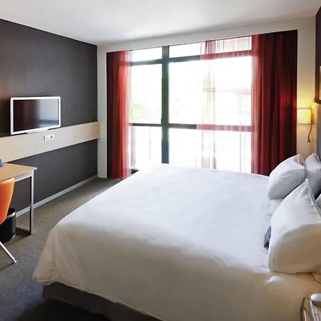 Mercure Centre 4* ואלנסיין