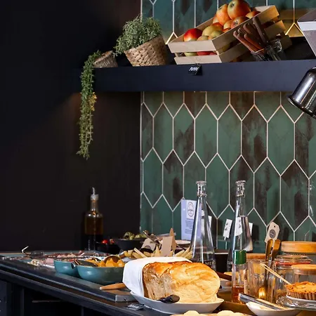 Mercure Centre Hotel 4*